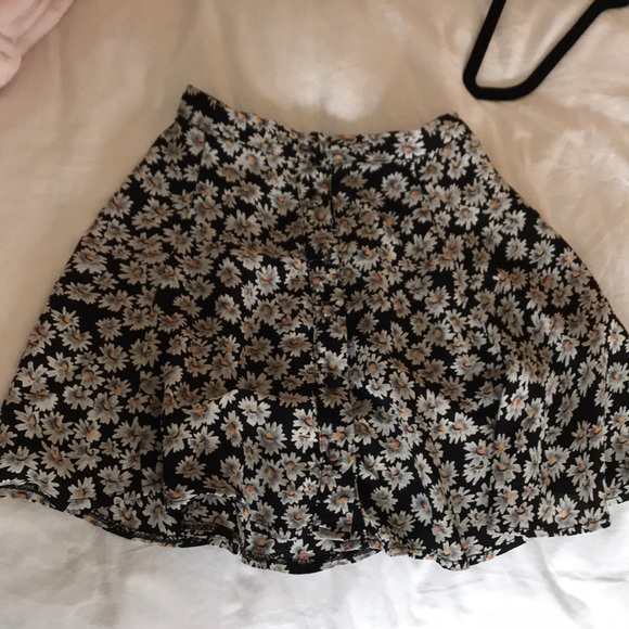 Brandy Melville Dresses & Skirts - Skirt Brandy Melville Dresses & Skirts - Skirt